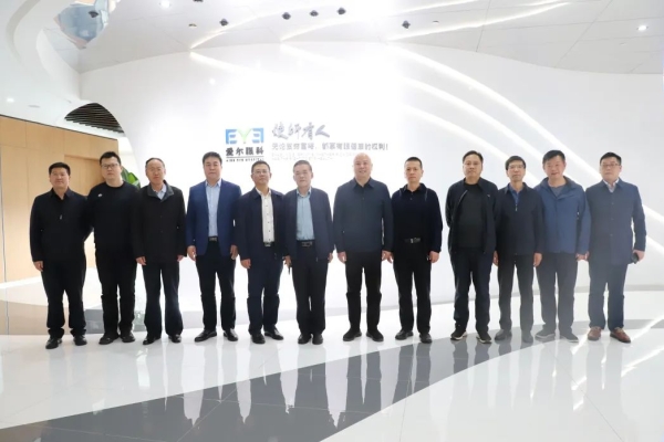 甘肃省侨联主席袁斌才一行调研爱尔眼科